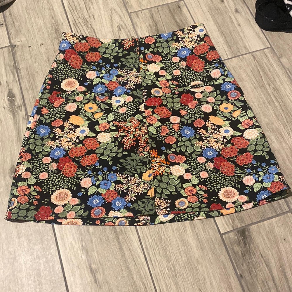 A Zara skirt, so cute to wear everywhere!